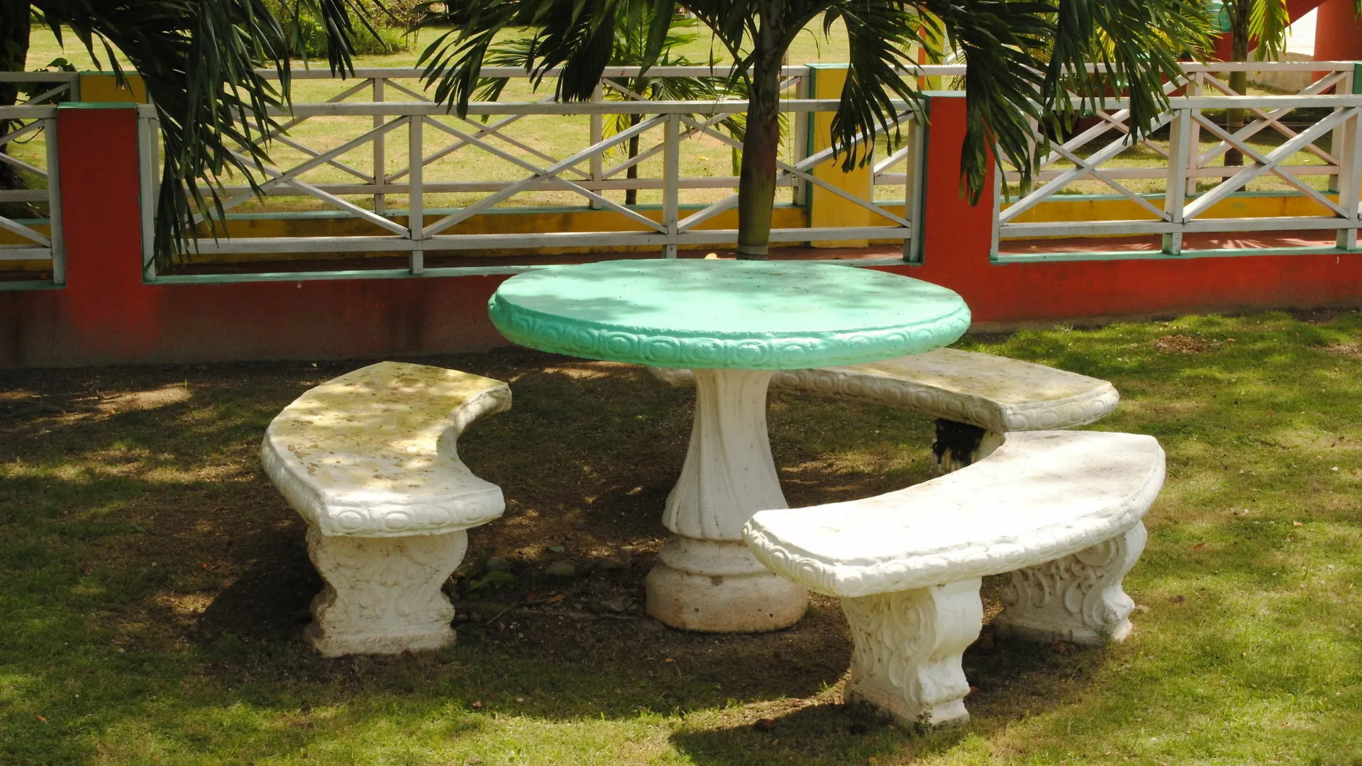 Bluefields Bay Villas Hotel